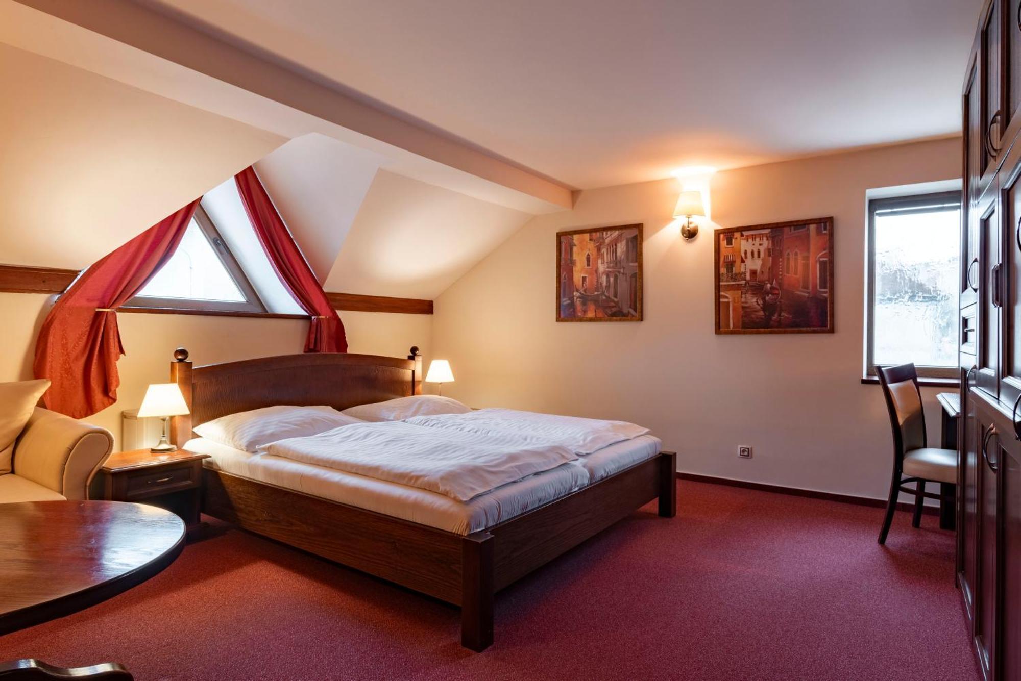 Hotel Green Gondola Plzeň Extérieur photo